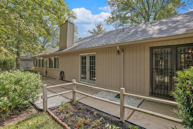 115 Hickory Dr., Conway, SC 29526