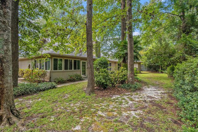 115 Hickory Dr., Conway, SC 29526