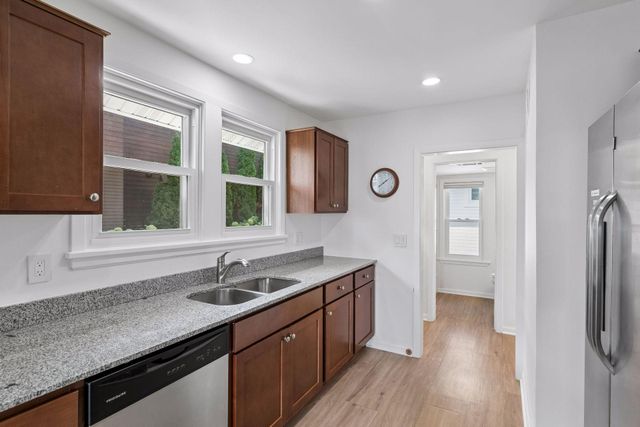 55 W Point Avenue, Tonka Bay, MN 55331