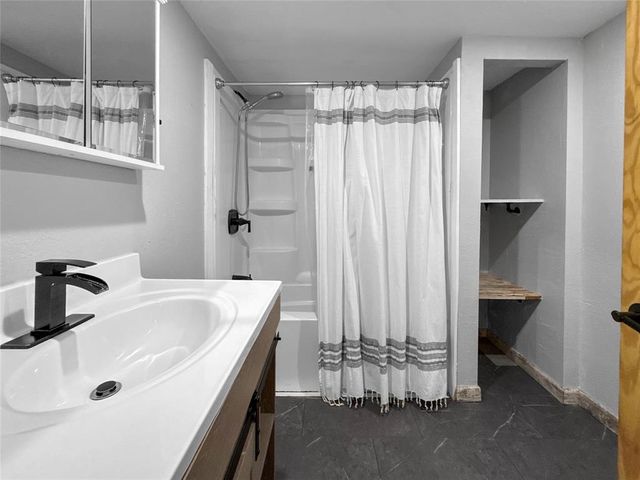 3019 Leslie Lane, Eau Claire, WI 54703