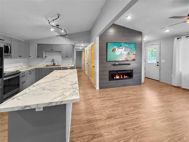 3019 Leslie Lane, Eau Claire, WI 54703