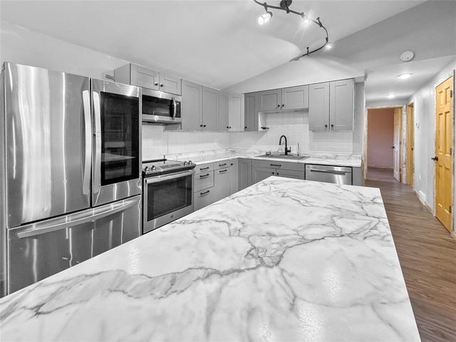 3019 Leslie Lane, Eau Claire, WI 54703