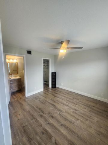 7257 Golf Colony 203, Lake Worth, FL 33467