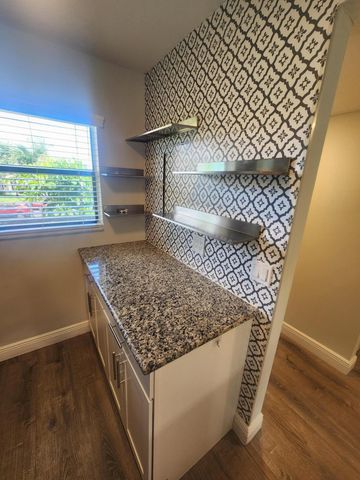7257 Golf Colony 203, Lake Worth, FL 33467