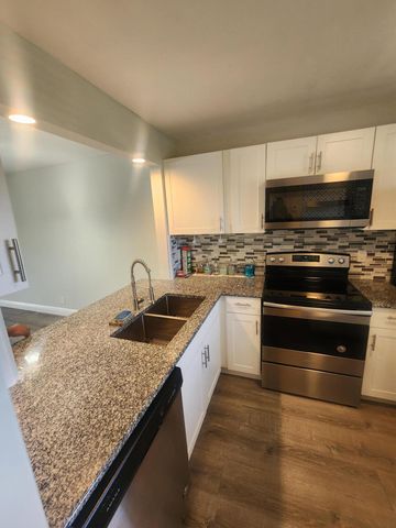 7257 Golf Colony 203, Lake Worth, FL 33467