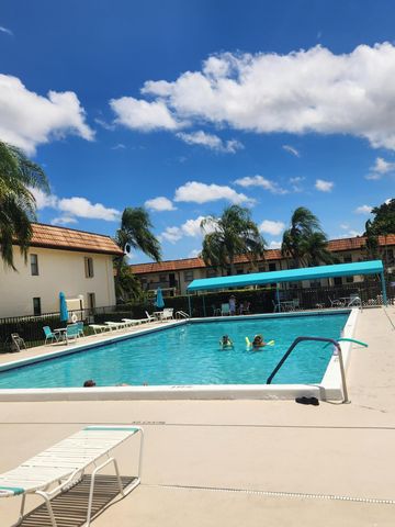 7257 Golf Colony 203, Lake Worth, FL 33467