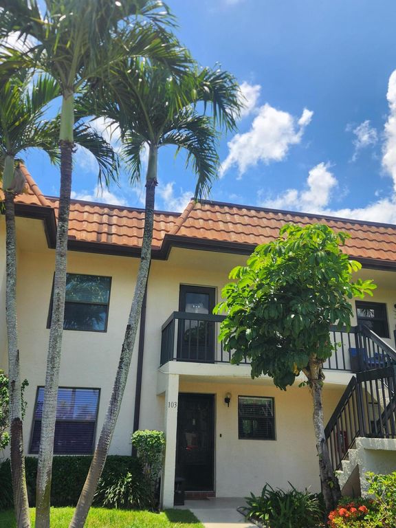 7257 Golf Colony 203, Lake Worth, FL 33467