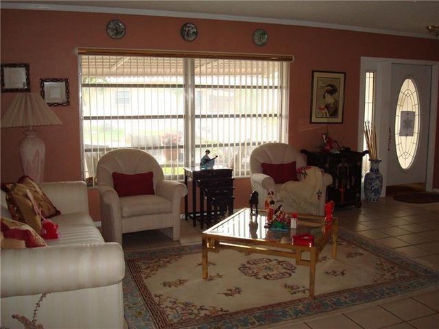 5809 NW 85th Ave, Tamarac, FL 33321