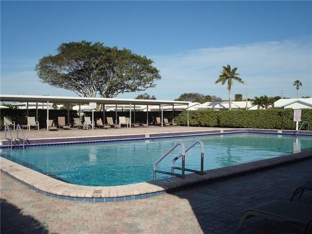 5809 NW 85th Ave, Tamarac, FL 33321