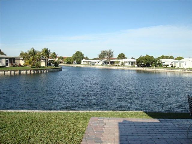 5809 NW 85th Ave, Tamarac, FL 33321