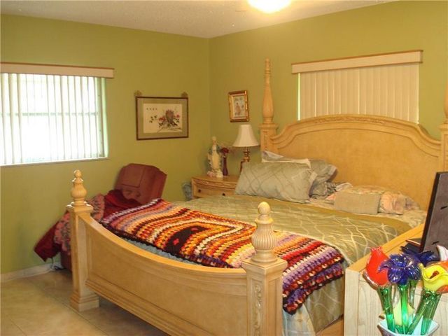 5809 NW 85th Ave, Tamarac, FL 33321