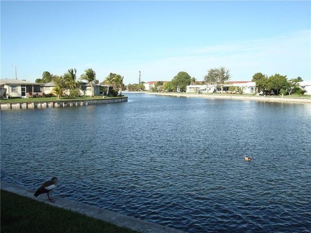 5809 NW 85th Ave, Tamarac, FL 33321