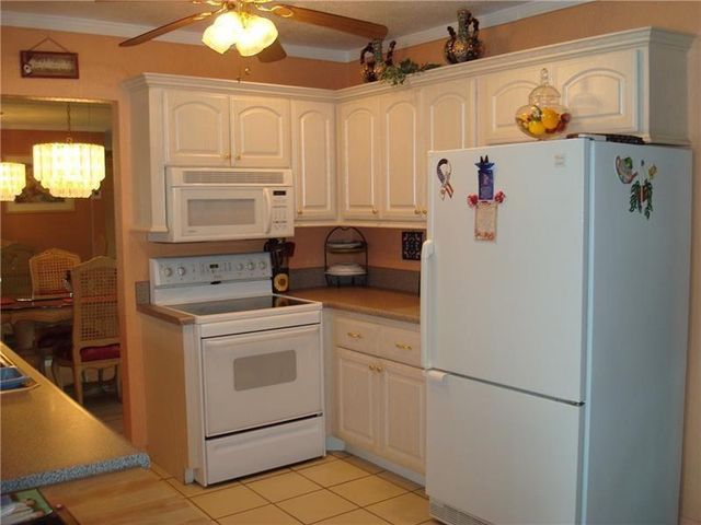 5809 NW 85th Ave, Tamarac, FL 33321