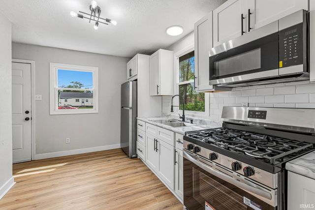 826 S Illinois Street, South Bend, IN 46619