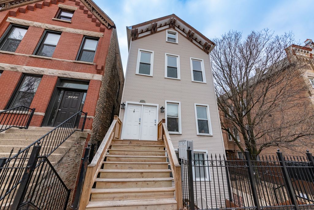 1426 N Greenview Avenue 3, Chicago, IL 60642