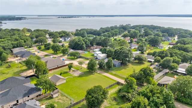 318 Outboard Drive, Gun Barrel City, TX 75156