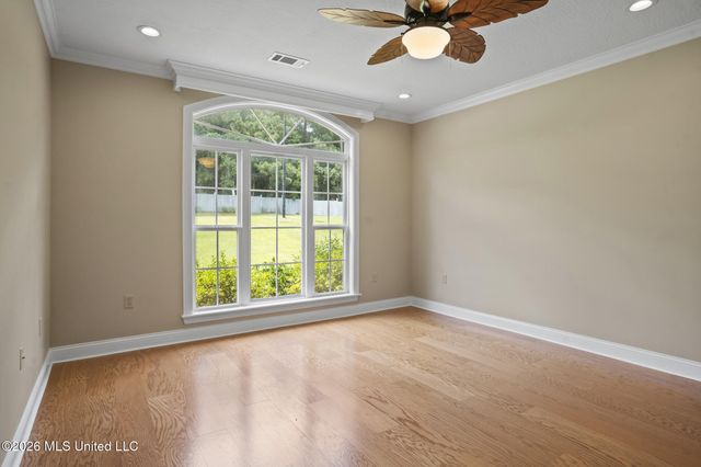66 W Shore Drive, Hattiesburg, MS 39402
