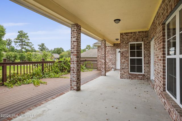 66 W Shore Drive, Hattiesburg, MS 39402