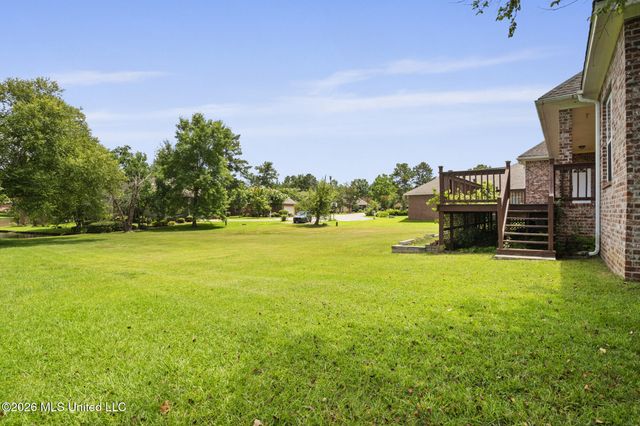 66 W Shore Drive, Hattiesburg, MS 39402