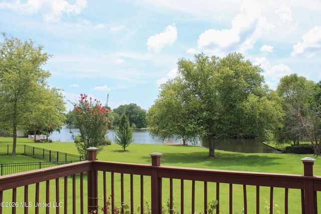 66 W Shore Drive, Hattiesburg, MS 39402