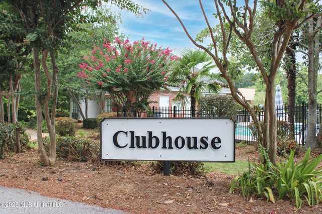 66 W Shore Drive, Hattiesburg, MS 39402