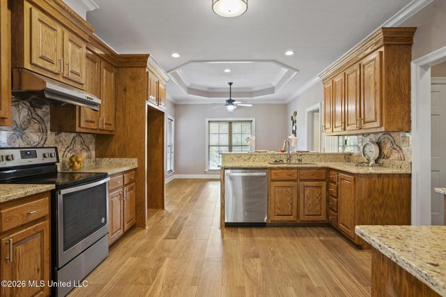 66 W Shore Drive, Hattiesburg, MS 39402