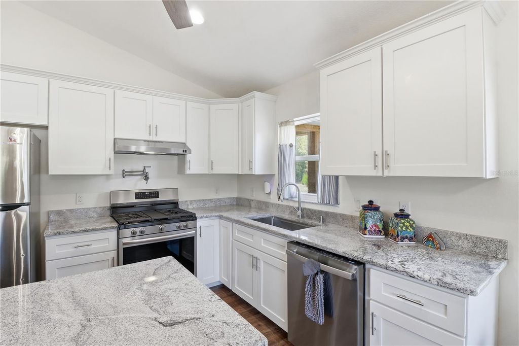 Image 14 of property listing at 6368 E GRANTHAM COURT, Hernando, FL 34442