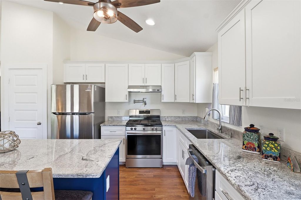 Image 15 of property listing at 6368 E GRANTHAM COURT, Hernando, FL 34442