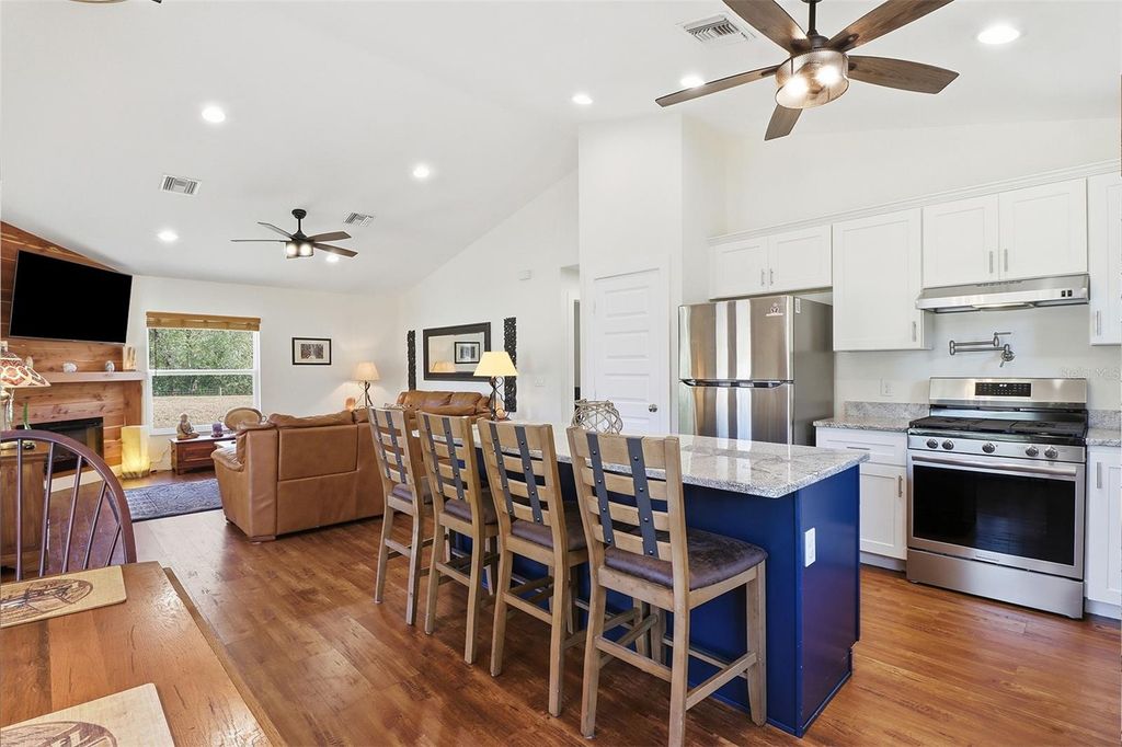 Image 8 of property listing at 6368 E GRANTHAM COURT, Hernando, FL 34442