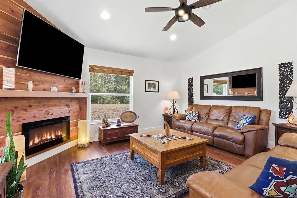 Image 9 of property listing at 6368 E GRANTHAM COURT, Hernando, FL 34442