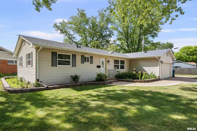 2525 4TH Street A, East Moline, IL 61244