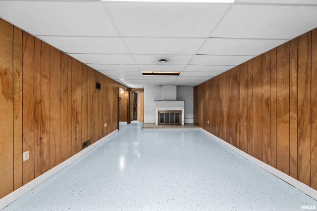 2525 4TH Street A, East Moline, IL 61244