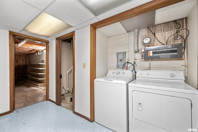 2525 4TH Street A, East Moline, IL 61244