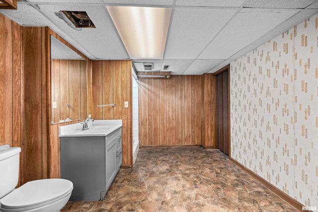 2525 4TH Street A, East Moline, IL 61244