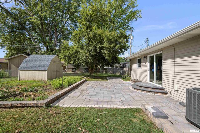 2525 4TH Street A, East Moline, IL 61244