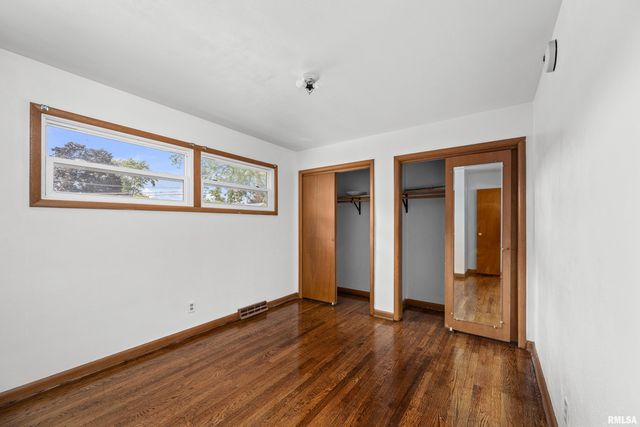 2525 4TH Street A, East Moline, IL 61244