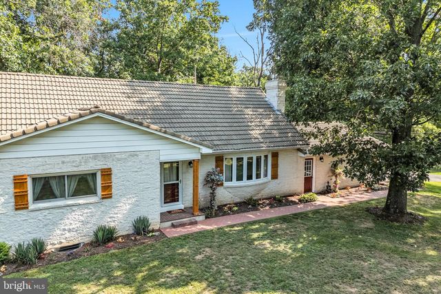 11 WAGNER DRIVE, Mechanicsburg, PA 17050