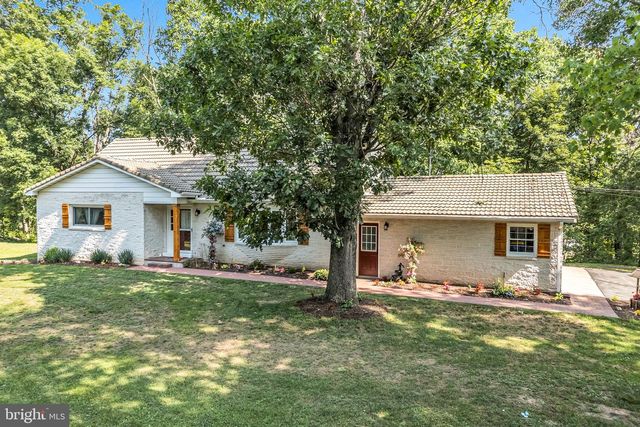 11 WAGNER DRIVE, Mechanicsburg, PA 17050
