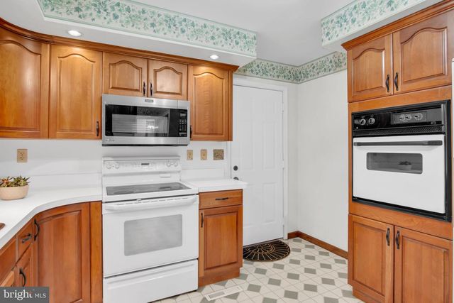 11 WAGNER DRIVE, Mechanicsburg, PA 17050