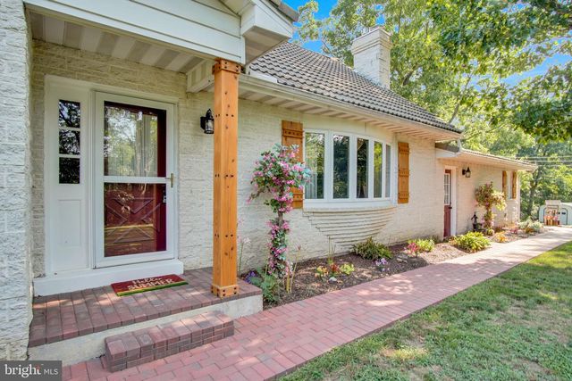 11 WAGNER DRIVE, Mechanicsburg, PA 17050