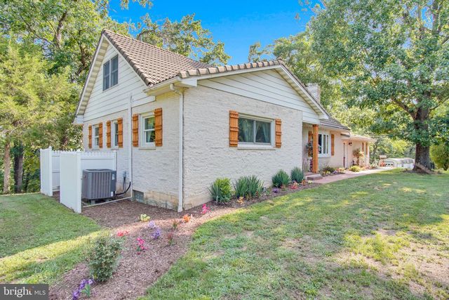 11 WAGNER DRIVE, Mechanicsburg, PA 17050