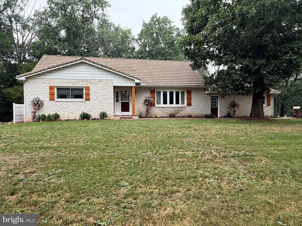 11 WAGNER DRIVE, Mechanicsburg, PA 17050