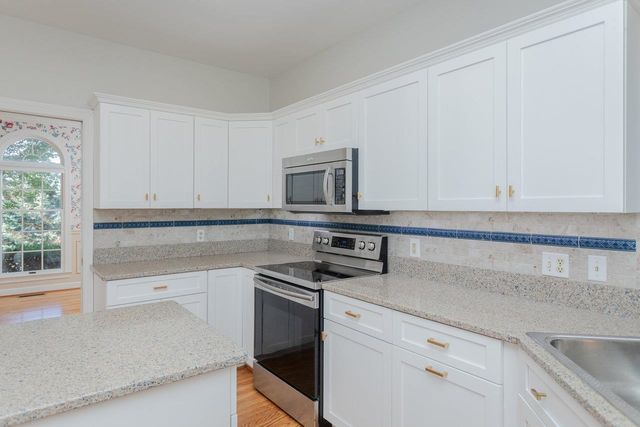 1880 COLLEGE AVE, Harrisonburg, VA 22802