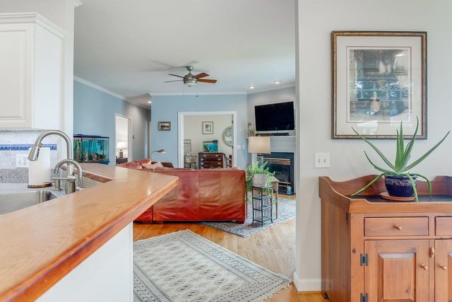 1880 COLLEGE AVE, Harrisonburg, VA 22802