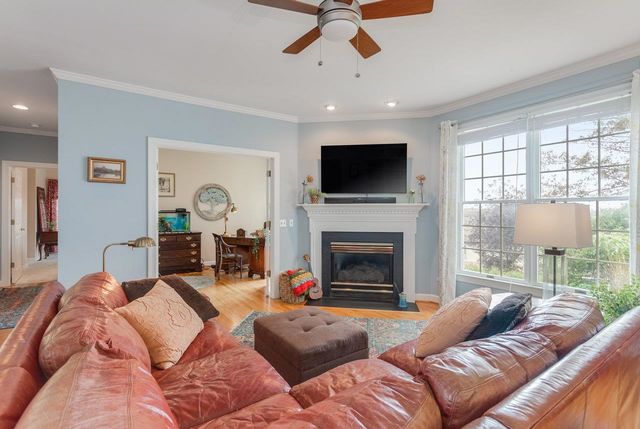 1880 COLLEGE AVE, Harrisonburg, VA 22802