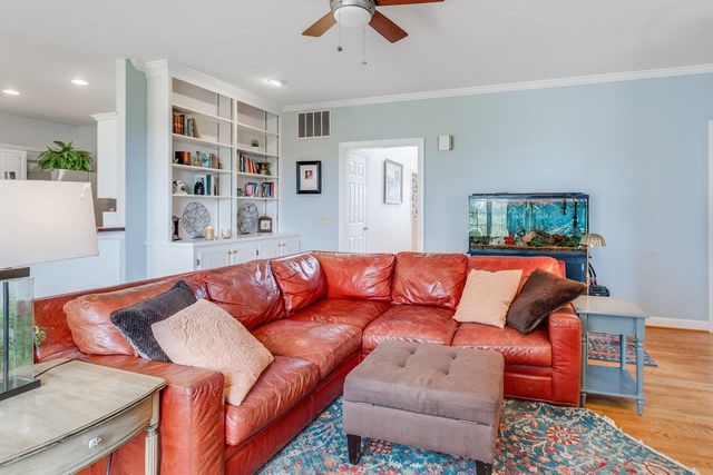 1880 COLLEGE AVE, Harrisonburg, VA 22802