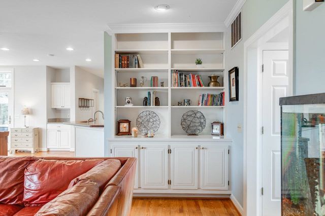 1880 COLLEGE AVE, Harrisonburg, VA 22802