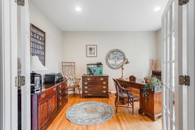 1880 COLLEGE AVE, Harrisonburg, VA 22802