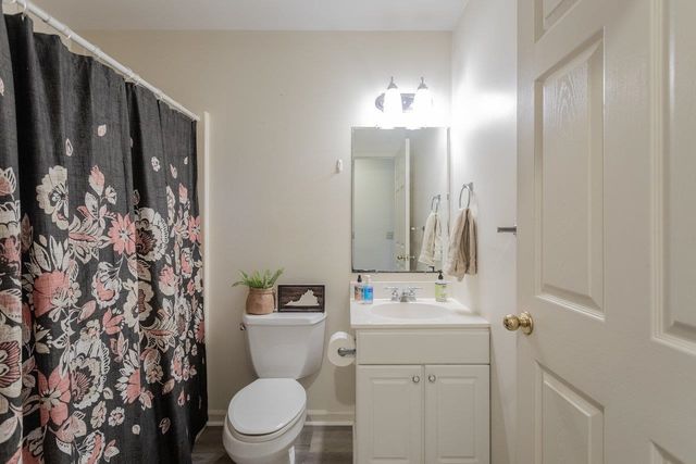 1880 COLLEGE AVE, Harrisonburg, VA 22802