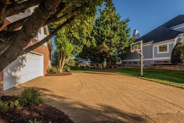 1880 COLLEGE AVE, Harrisonburg, VA 22802